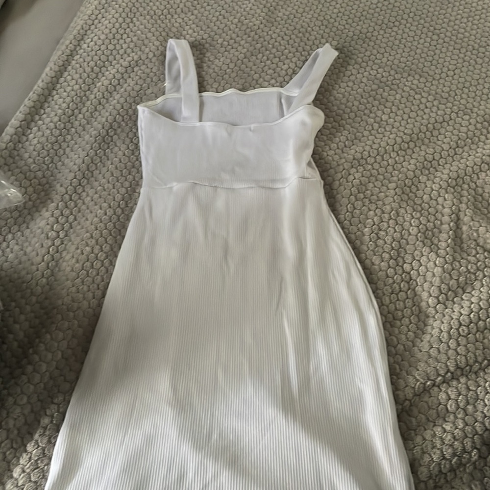 Dress - Picture 4 of 4